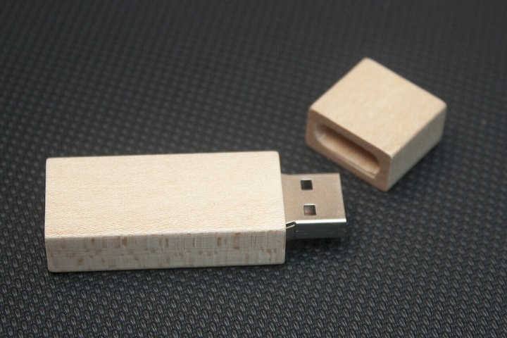 Souvenir USB Flashdisk Kayu